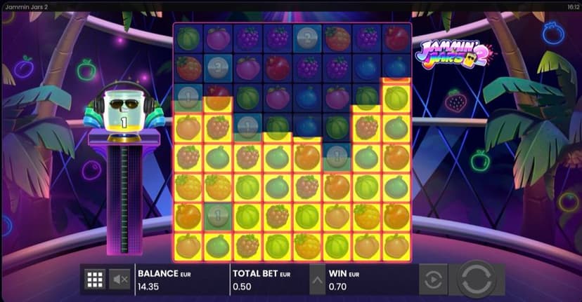 A large Jammin' Jars 2 cluster win highlighting most of the grid in yellow